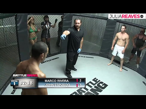 ❤️ Ultimate Fighter baise une fille à numéro juste après un combat sur le ring ☑ Vidéo de baise at us
