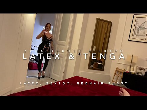 ❤️ Demi-soeur rousse en costume de latex baisée par son demi-frère ☑ Vidéo de baise at us