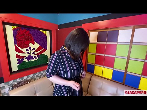 ❤️ Une jolie Japonaise aux gros seins se masturbe avec des jouets sexuels et a un orgasme. Elle parle dans une interview de son expérience de la baise. Gros seins et chatte poilue gémissant bruyamment. Osakaporn ☑ Vidéo de baise at us
