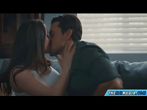 ❤️ Sexe romantique avec une bonne maman à forte poitrine ☑ Vidéo de baise at us