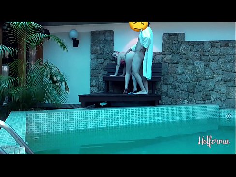 ❤️ Le patron invite la femme de chambre à la piscine, mais n'a pas pu résister à une chaude ☑ Vidéo de baise at us